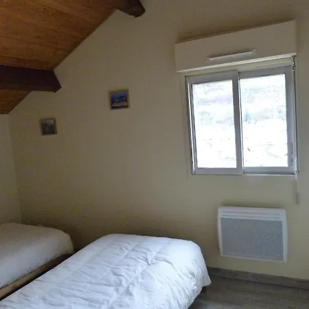 Bellevue Apartment *
